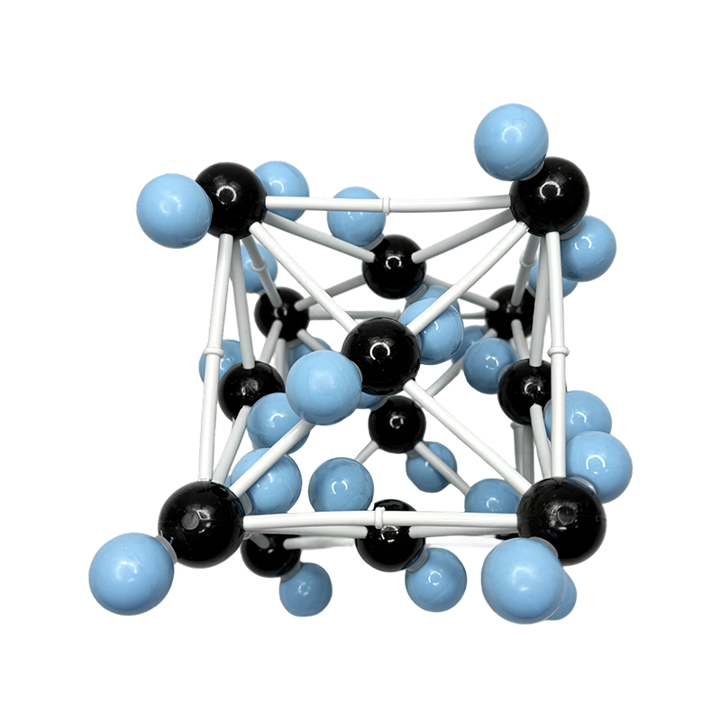 Modelo molecular de química estudante estuda modelo de estrutura cristalina de dióxido de carbono
